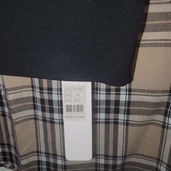 NWT-L/XL - LEGGINGS/ CROP TOP & SHACKET 3 PEICE OUTFIT - Picture 5 of 7